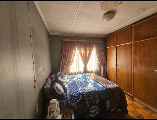2 BEDROOM HOUSE FOR SALE IN VANDERBIJLPARK CW 5
